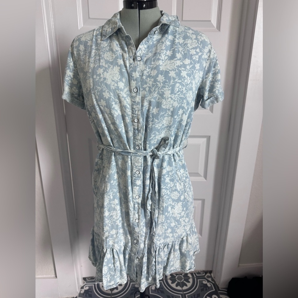 Velvet Heart Light Blue Floral Button-Front Mini Dress with Tie Waist